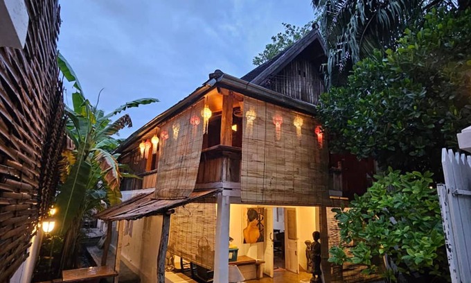 Luang Prabang Villa | Charming 2-bedroom apartment in a Heritage Villa with AC