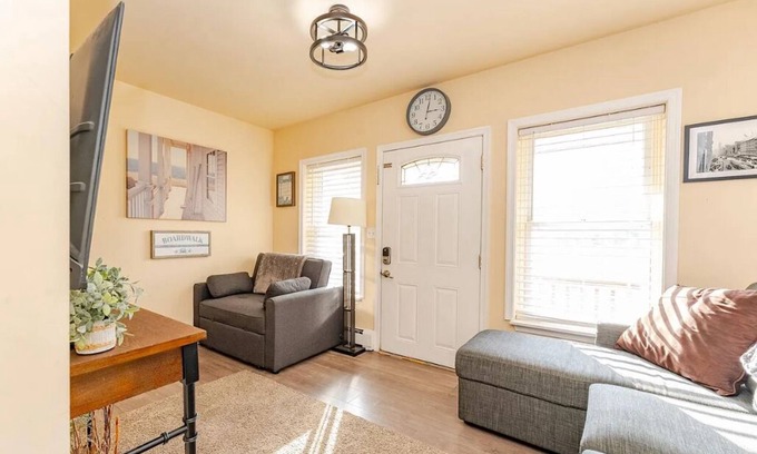 Atlantic City House | Charming 2-bedroom house in Atlantic City’s Inlet