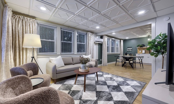 Elizabethtown Apartment | Charming 2-Bedroom Retreat Near Hershey