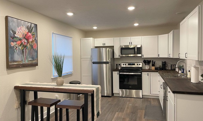 Nebraska City Apartment | Charming 2-bedroom apartment in pleasant Nebraska City.