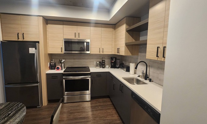 Tenderloin Apartment | Charming 2-bedroom apartment with AC, WiFi in brilliant San Francisco
