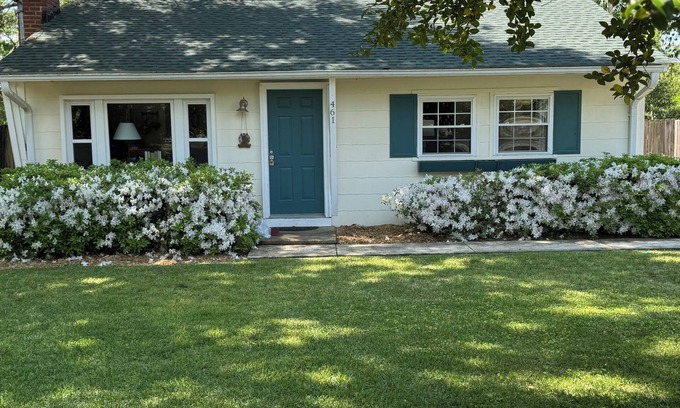 Aiken House | Charming 2-bedroom/2 bath house near Bruce’s Field & downtown Aiken.