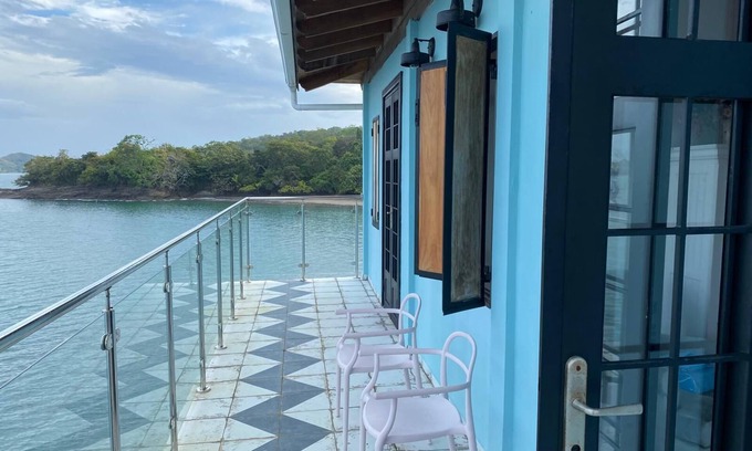 Boca Chica House | Charming 2-bedroom, 2.5 bath Over-water House on Secluded Beach!