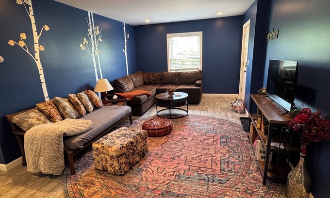 Bennington Apartment | Charming 2-bedroom apartment in superb Bennington with WiFi