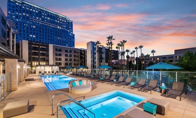 Costa Mesa Apartment | Charming 2-bedroom apartment with WiFi, fitness room in fabulous Costa Mesa