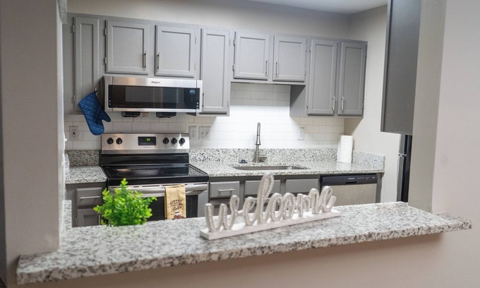 Huntsville Apartment | Charming 2-bedroom apartment with AC, WiFi in fabulous Huntsville