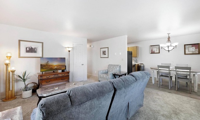 Twin Falls Apartment | Charming 2-bedroom apartment in fantastic Twin Falls with WiFi, AC