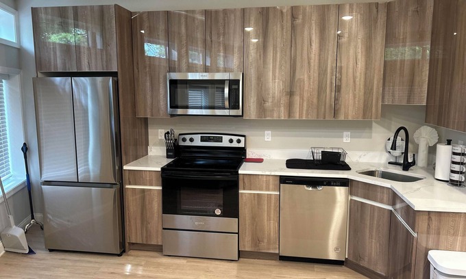 Downtown Baltimore Apartment | Charming 2-bedroom apartment in wonderful Baltimore with WiFi, AC