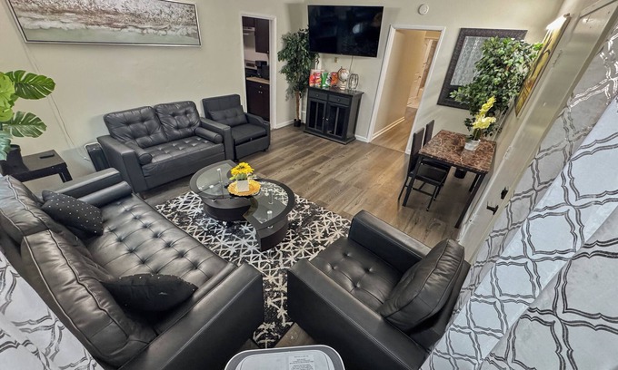 North Park Apartment | Charming 2-bedroom apartment in terrific San Diego North Park Area with WiFi