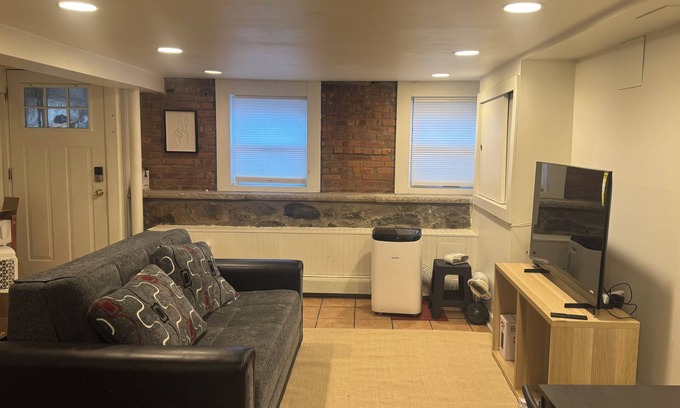 Greenwood Apartment | Charming 2-bedroom apartment in Brooklyn with WiFi, close to Manhattan