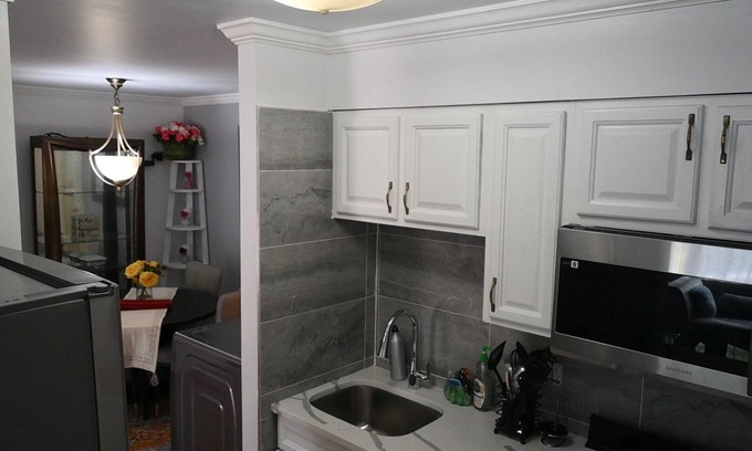 East New York Apartment | Charming 2-bedroom apartment in Brooklyn. Close to Gateway Mall & 10 min to JFK.