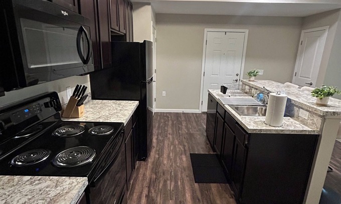 Northeast Columbus Apartment | Charming 2-bedroom apartment near Downtown Columbus