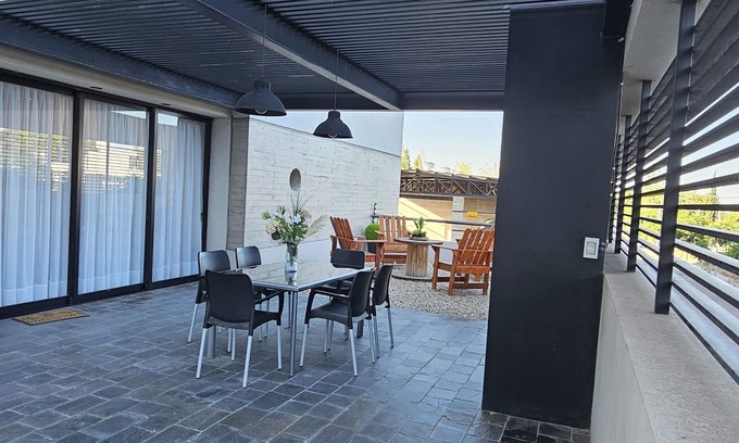 Guaymallen Apartment | Charming 2-bedroom apartment in fabulous Mendoza close to shopping center.