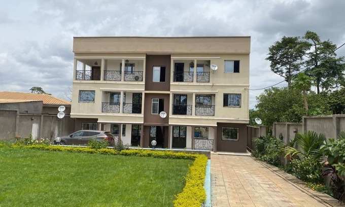 Yaounde House | Charming 2-bedroom apartment with WiFi, AC, Garden in Odza Borne 12, Yaounde
