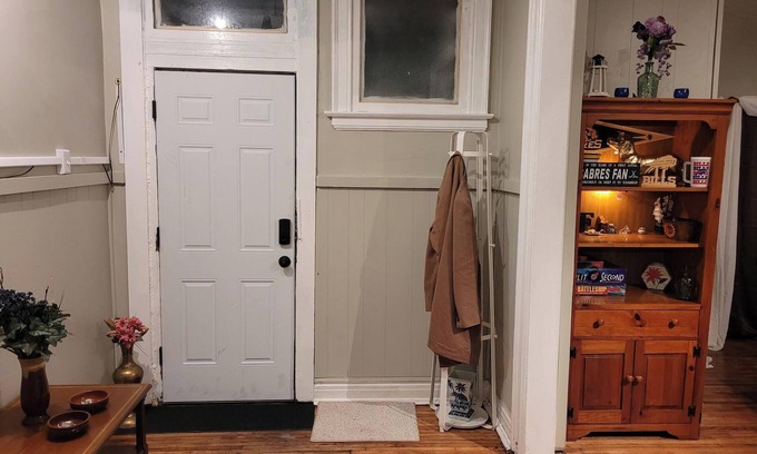 Buffalo Apartment | Charming 2-bedroom apartment near the Niagara River off of Niagara Ave