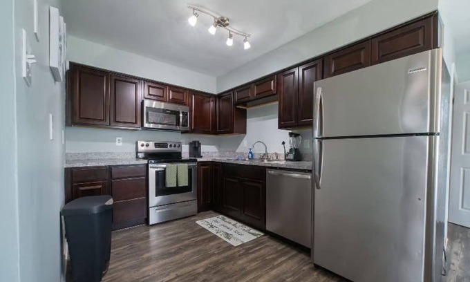 Norfolk Apartment | Charming 2-bedroom apartment in lovely Norfolk with AC, WiFi
