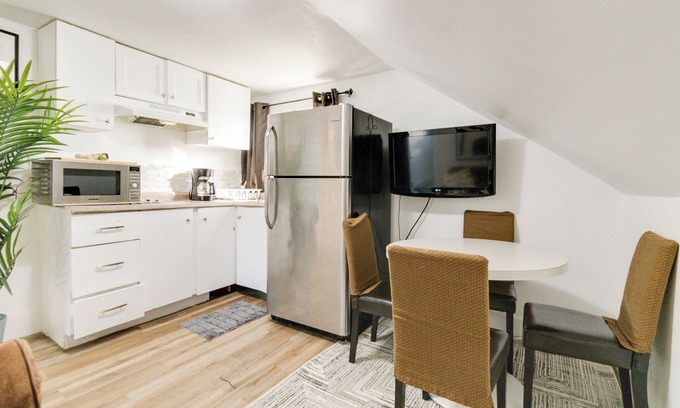 Dieppe Apartment | Charming 2-bedroom apartment in beautiful Dieppe with AC, WiFi