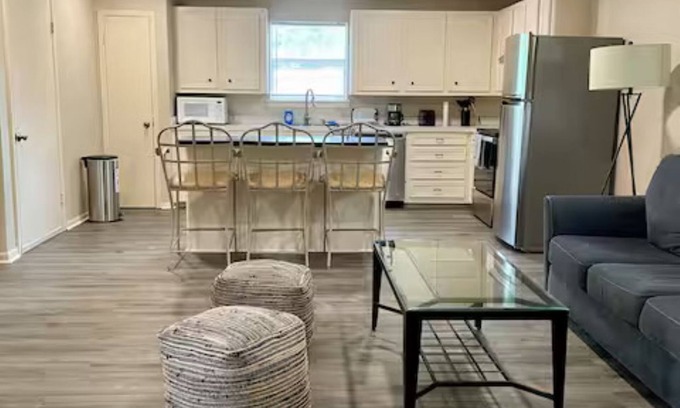 Oak Ridge North Apartment | Charming 2-bedroom apartment with pool access in a quiet neighborhood in Conroe.