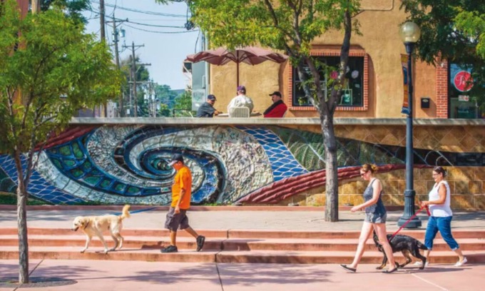 Pueblo Apartment | Charming 2-bedroom apartment in wonderful Pueblo with AC, WiFi