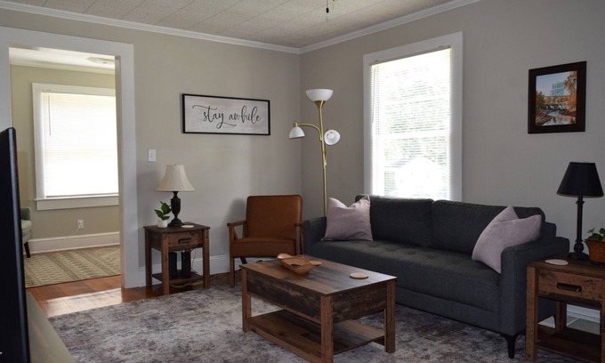 Parker House | Charming 2-bedroom bungalow in lovely Greenville, Downtown