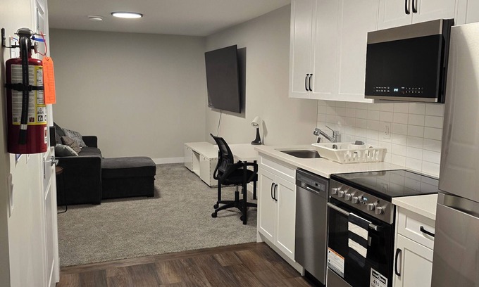 Southwest Calgary House | Charming 2-bedroom basement in Calgary