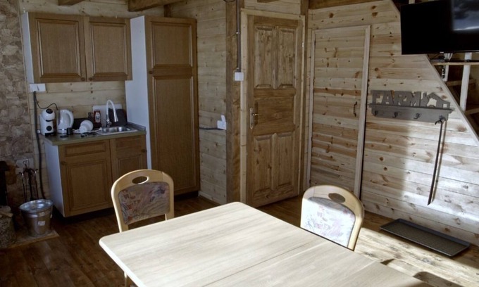Zabljak House | Charming 2-bedroom bungalow in lovely Žabljak with WiFi
