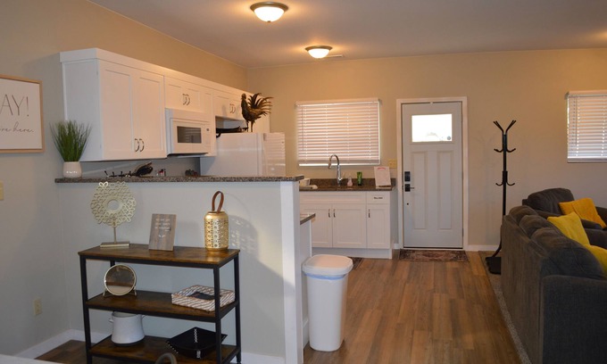 Sedalia House | Charming 2-bedroom bungalow in tranquil Sedalia with WiFi lots of upgrades!