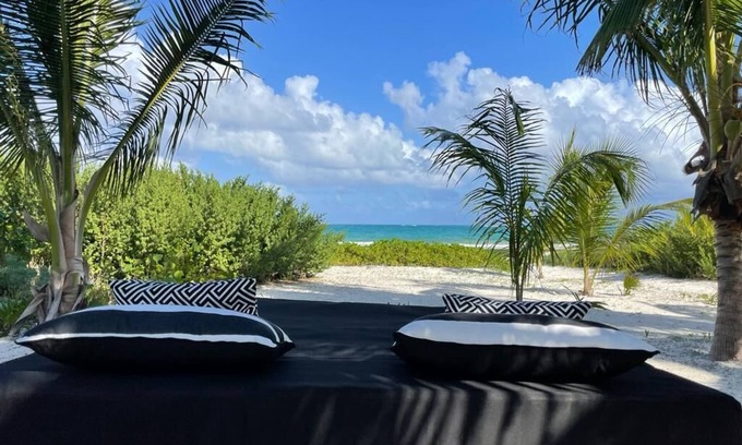 Chacchoben House | Charming 2-bedroom bungalow in lovely Tulum with WiFi, AC