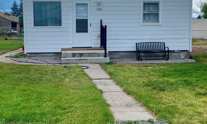 Deer Lodge House | Charming 2-bedroom Cabarett house in Deer Lodge with WiFi, Cable, Heat, AC