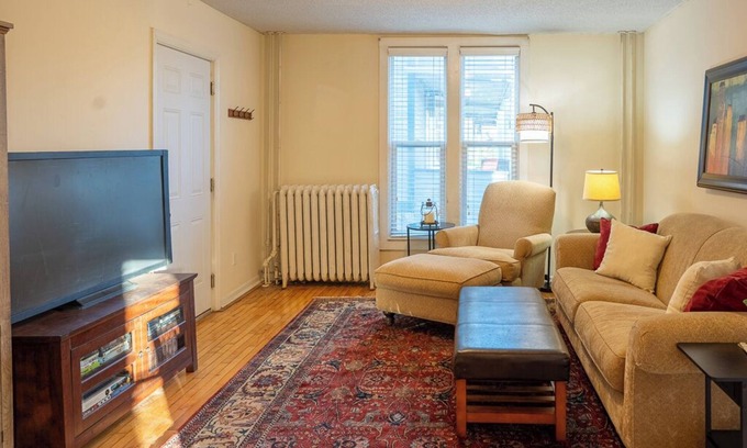 Midway Condo | Charming 2-bedroom condo in lovely Saint Paul