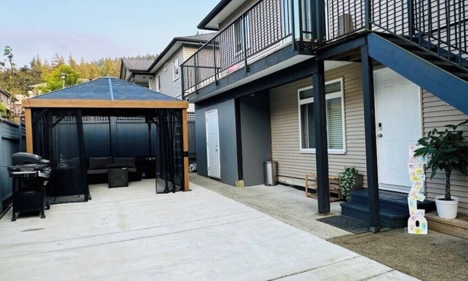 Maple Ridge House | Charming 2-bedroom Basement