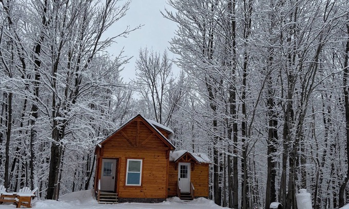 North Bangor Cabin | Charming 2-bedroom cabin with WiFi in North Bangor, NY.