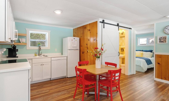 Carp Lake Cottage | Charming 2-bedroom cottage in Carp Lake with AC, and WiFi, minutes from Mackinaw