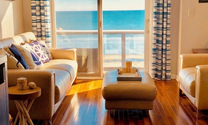 Old Orchard Beach Condo | Charming 2-bedroom condo with WiFi and AC in awesome Old Orchard Beach