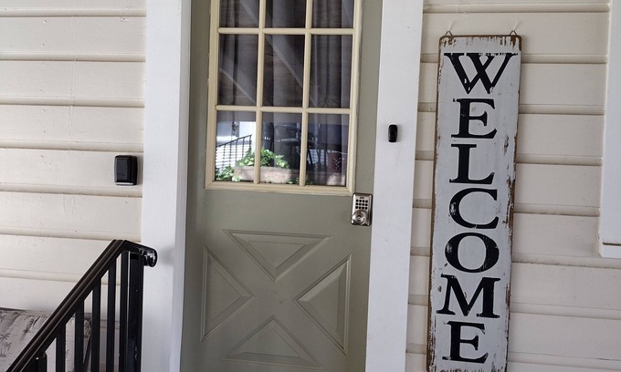 Winnsboro Cottage | Charming 2-bedroom cottage with WiFi, AC in quaint Winnsboro Texas