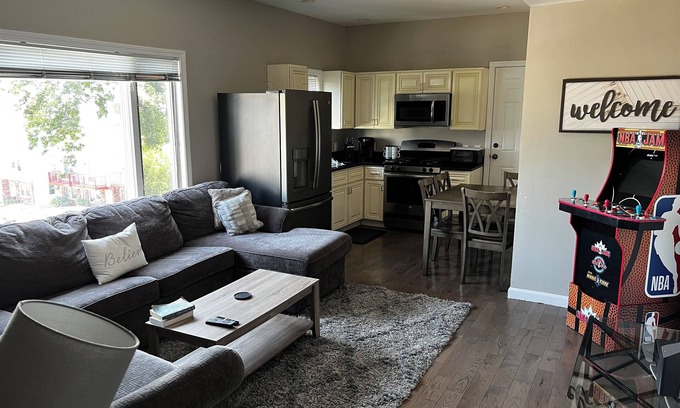 Chelsea Condo | Charming 2-bedroom condo in delightful Chelsea with WiFi, AC