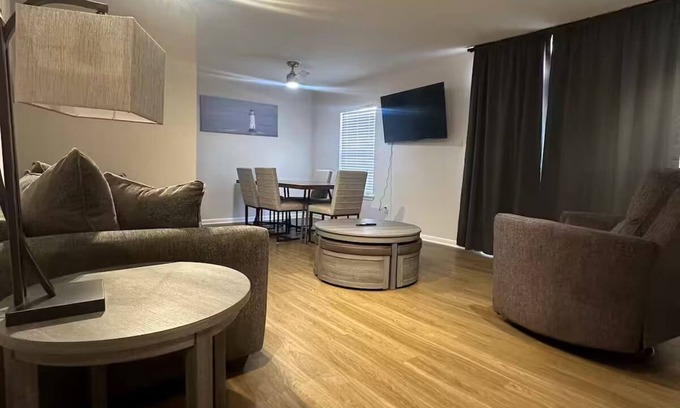Houston Condo | Charming 2-bedroom condo with WiFi, AC near the Houston Galleria