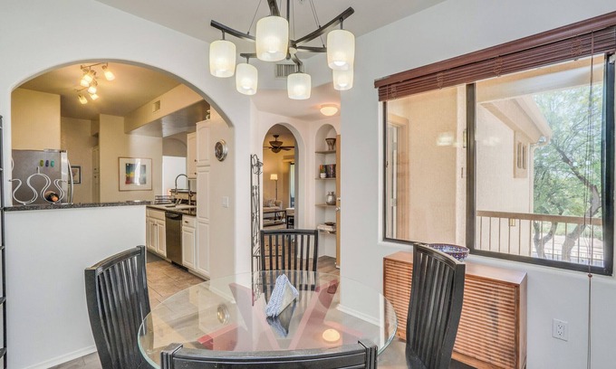 Catalina Foothills Estates Condo | Charming 2-bedroom condo at the edge of Catalina foothills, on Tucson Bike Loop