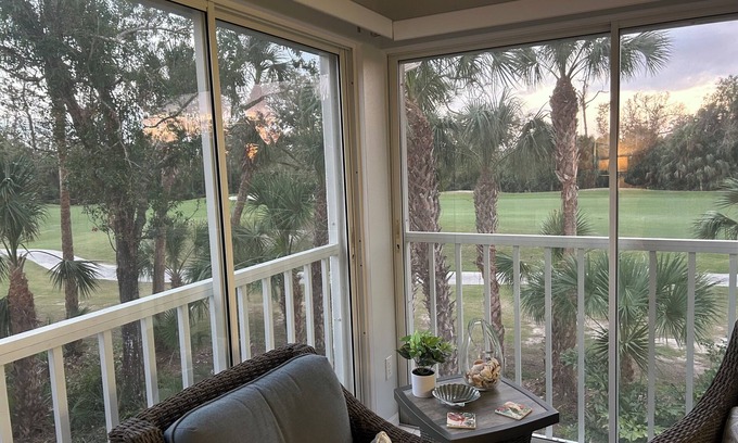 Plantation Condo | Charming 2-bedroom condo with WiFi, AC in Beautiful Venice