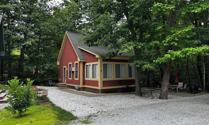 Summer Village Cottage | Charming 2-bedroom cottage in Westford, sandy beach, 2 pools, restaurant on site