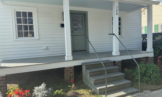 Edenton Cottage | Charming 2-bedroom cottage in Edenton. Near Cotton Mill Village. Downtown.