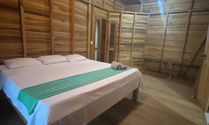 Cuajiniquil Cottage | Charming 2-bedroom cottage in delightful Cuajiniquil with WiFi
