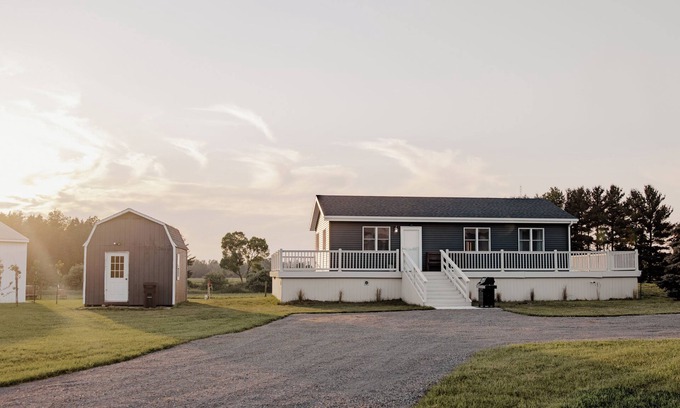 Scottville Other | Charming 2-bedroom farmhouse with WiFi, AC, and room to roam in Scottville