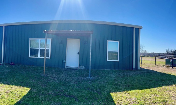 Lone Oak Other | Charming 2-bedroom farmhouse in Lone Oak with WiFi and AC and Pet Friendly.