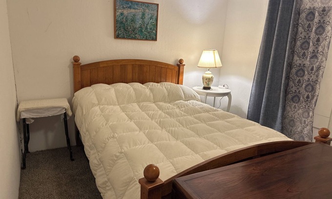 Vallejo Cottage | Charming 2-bedroom getaway in the sf bay wetlands with WiFi. Dog friendly.