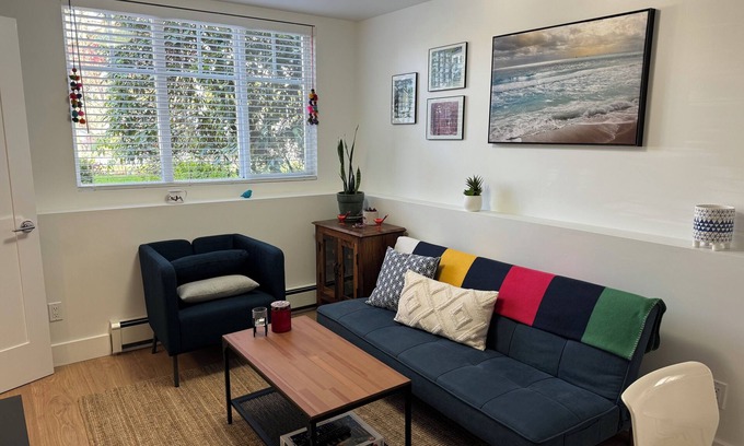 Kitsilano House | Charming 2-bedroom ground level unit in beautiful Kitsilano, Vancouver