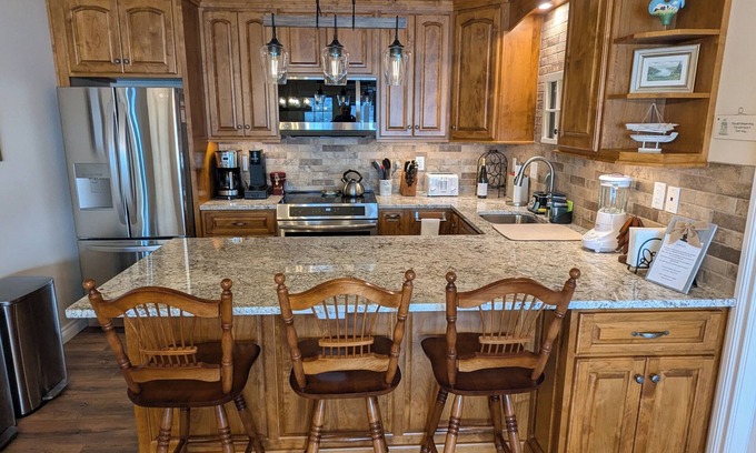 Town of Milo Apartment | Charming 2-bedroom guest suite right on Keuka Lake with all the comforts of home