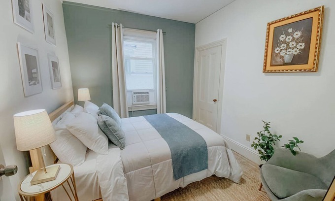 Fox Point House | Charming 2-bedroom house super close to Brown & RISD, Wayland Square