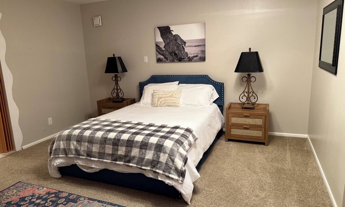 Espanola House | Charming 2-bedroom house with WiFi, AC in enchanting Santa Cruz