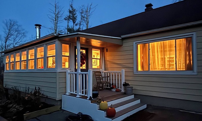 Saugerties House | Charming 2-bedroom house with AC, WiFi in wonderful Woodstock